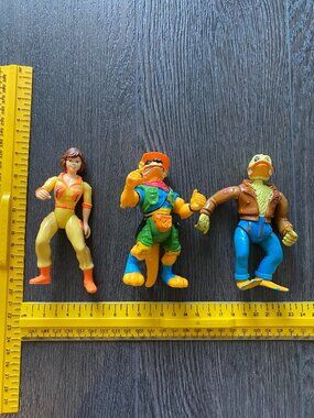 VINTAGE 80S/90S TEENAGE MUTANT NINJA TURTLE ACTION FIGURES PREOWNED